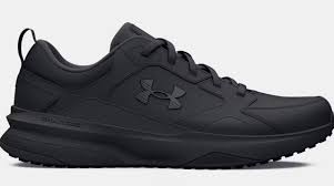 Men's 7.5 Under Armour Charged Edge Training Shoes Black *Damaged Box*