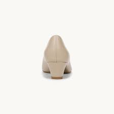 Women's 7.5 M Minx Pump Tender Taupe Faux Leather *Damaged Box*