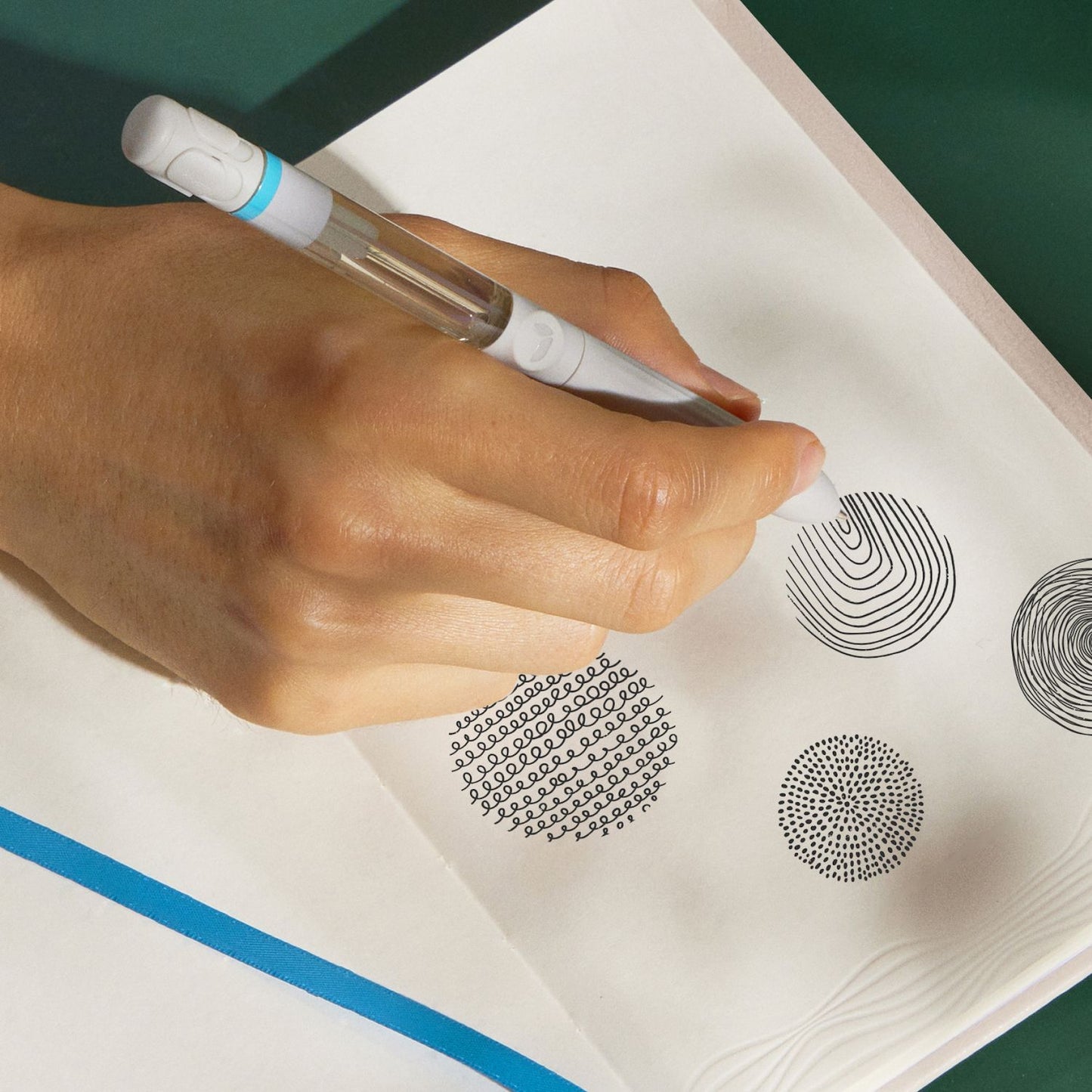Lifelines Pen Diffuser with 4-Scent Cartridge in Crisp Mountain Air