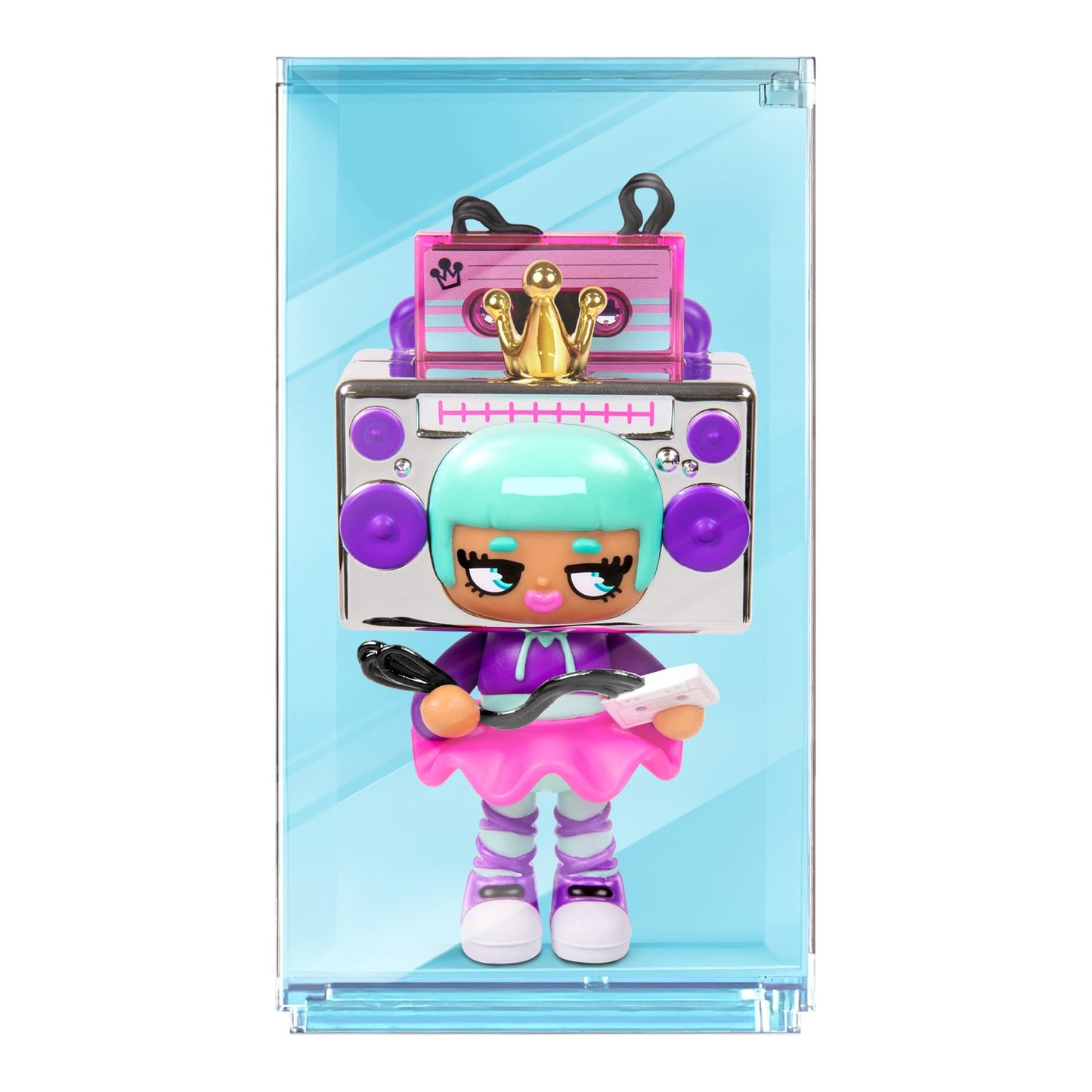 XOX KWEENIE Fearless Kweens Series Premium Figurine and Display Case