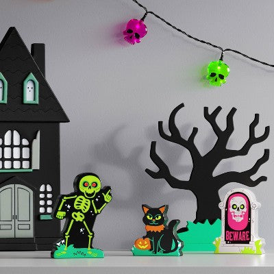 4pc Wood Tree and Characters Halloween Mini Mantle Figurines