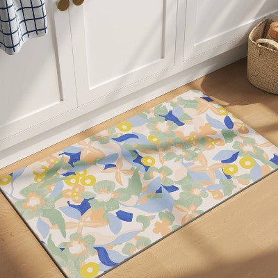 1'8x2'10 Rectangle Floral Rug - Room Essentials