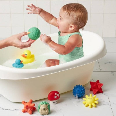 Itzy Ritzy Itzy Splash Gift Set with Sensory Shapes, Bath Squirters, and Duckies - 10pc