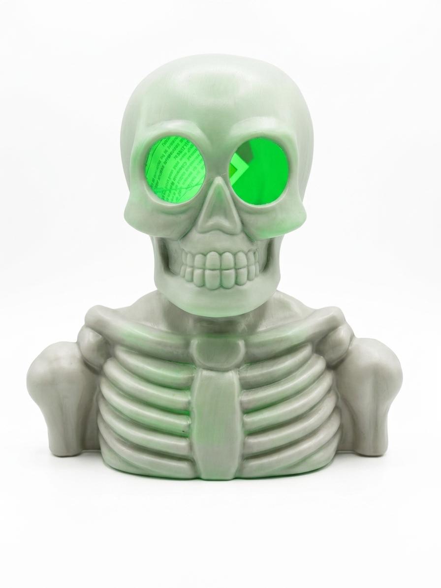 Hyde EEK! - Plastic Skull Container w/ Light Up Eyes!