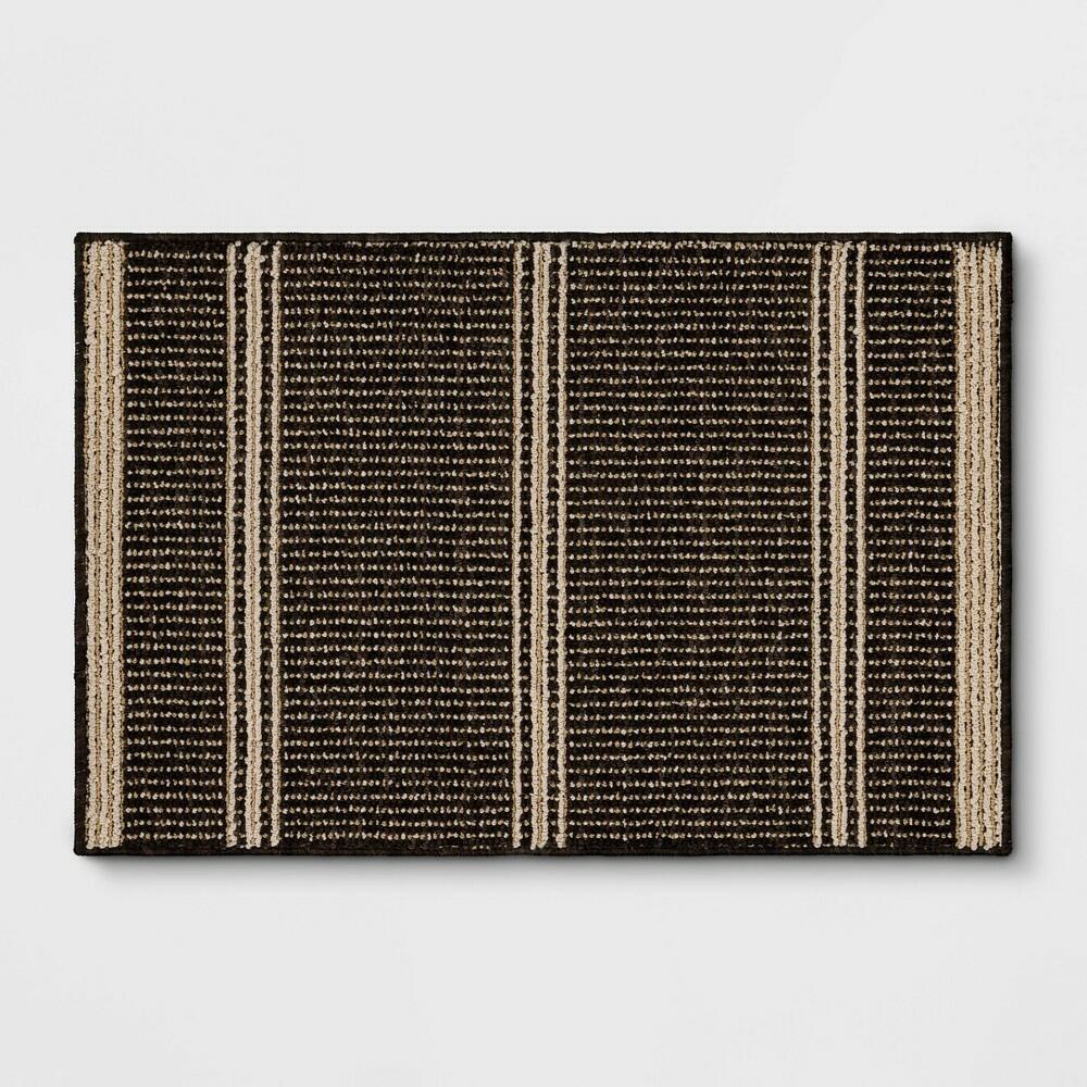 2'x3' Washable Tufted Accent Rug