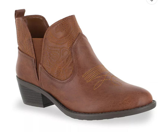 Women's 6 WW (Extra Wide) Easy Street Legend Ankle Boots - Brown *Damaged Box*