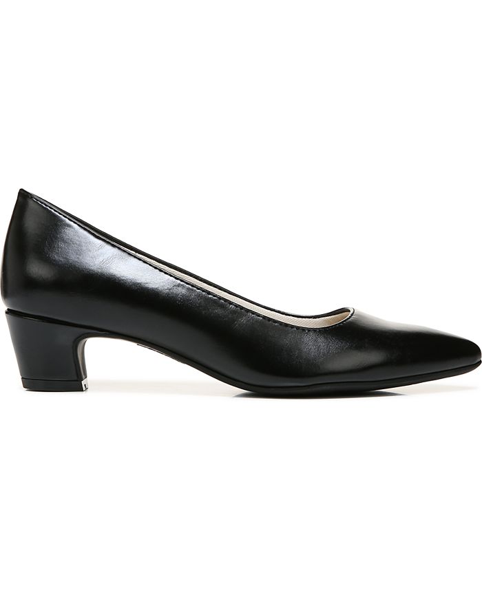 Women's 7.5 M LifeStride Minx Kitten Heel Pumps - Black
