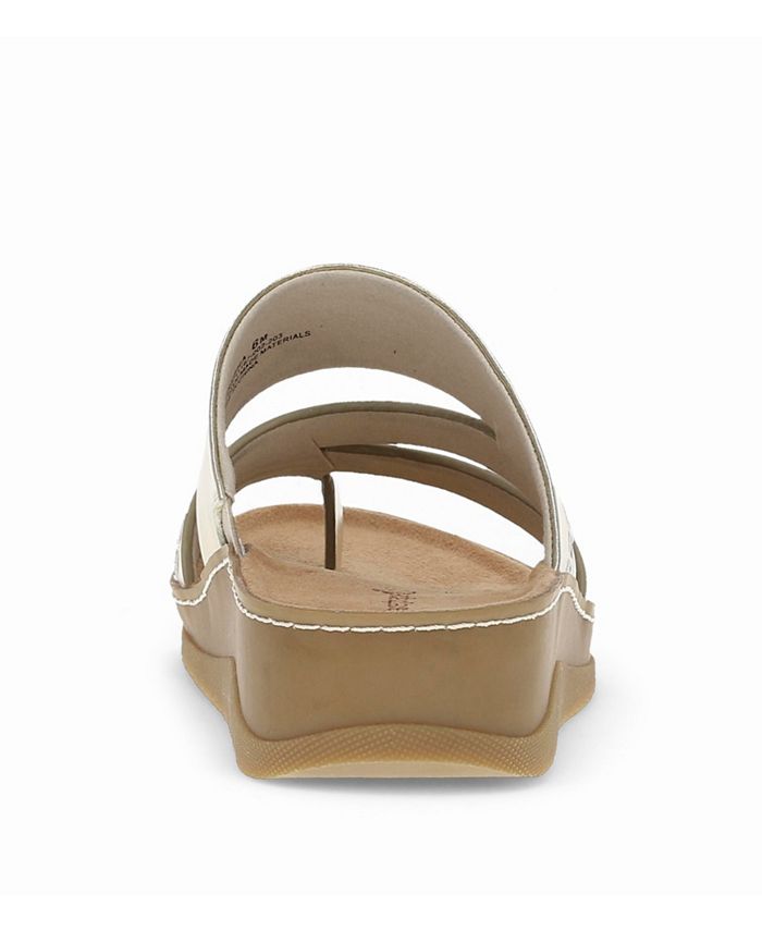 Women's 8M Baretraps Fresha Toe Loop Wedge Sandals - Gold