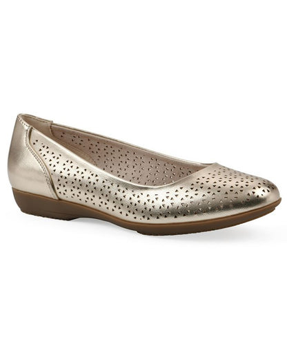 9 Women's Cliffs by White Mountain Cindy Ballet Comfort Flat - Gold - 9.5M