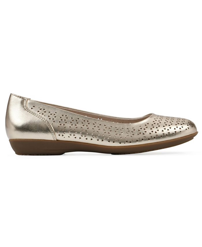 9 Women's Cliffs by White Mountain Cindy Ballet Comfort Flat - Gold - 9.5M