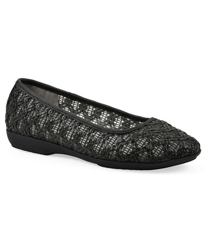 Women's 8 W - Cliffs by White Mountain Cariann Ballet Round Toe Flats - Black