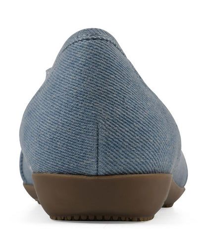 Women's 7 M Cliffs by White Mountain Calming Round Toe Ballet Flats - Blue