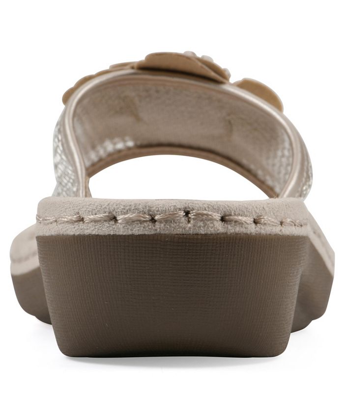 Women's 7W Cliffs by White Mountain Chill Wedge Slip-On Sandals - Gray