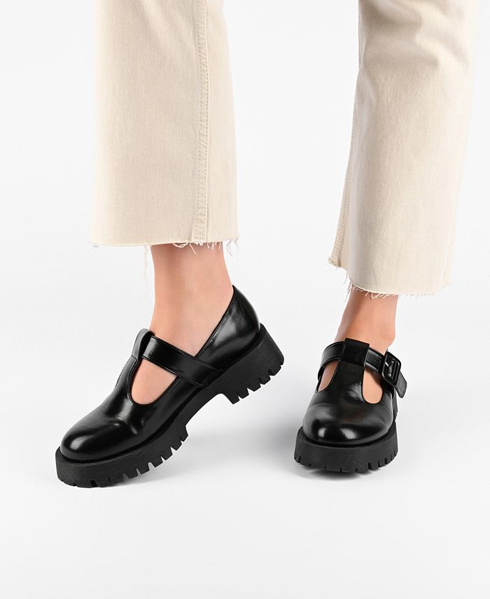 Women's 8.5 M Journee Collection Suvi Lug Sole Mary Jane Loafers - Black