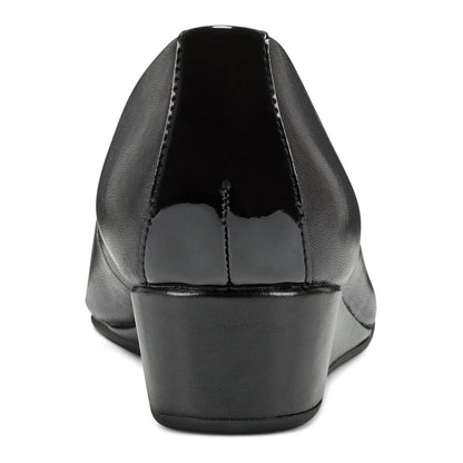 Women's 7.5 M Easy Spirit Gracey  Low Wedge Dress Pumps