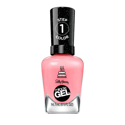 Miracle Gel Nail Polish 341 Pink an Outfit