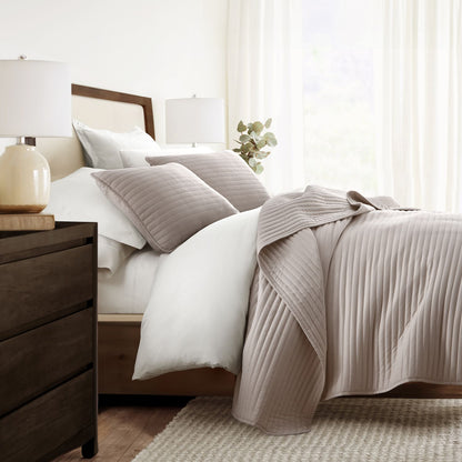Home Collection All Season Stripe Quilt Set with Shams - Full/Queen - Light Gray *Damaged Package*