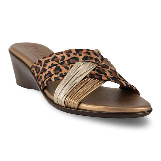 Women's 6 Italian Shoemakers Saylor  Sandals *Box Missing Lid*