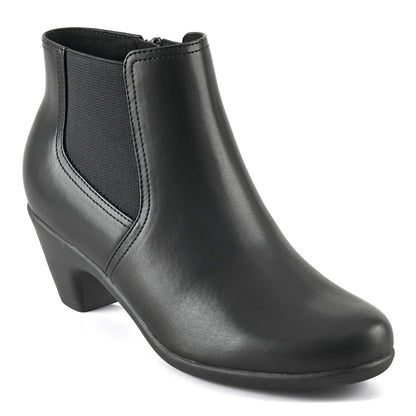 9.5 Women's Easy Spirit Caelan Heeled Ankle Boots