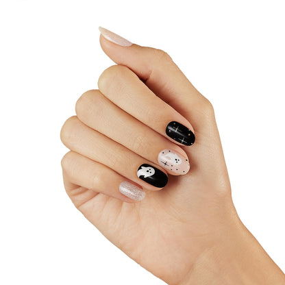 Dashing Diva Gloss Nail Strips - Ghostly Touch  32 Wraps, 1 Prep Pad, 1 File
