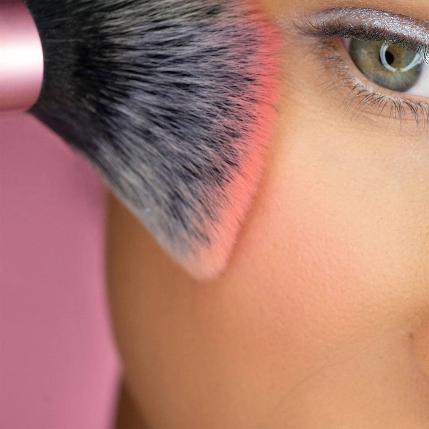 Real Techniques Mini Multitask Brush