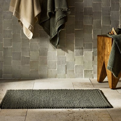 21"x34" Textured Bath Mat Olive - Casaluna