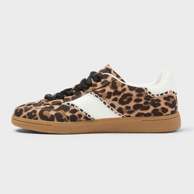 Womens Size 8.5 Spencer Fashion Sneakers with Memory Foam Insole  Universal Thread Dark Brown