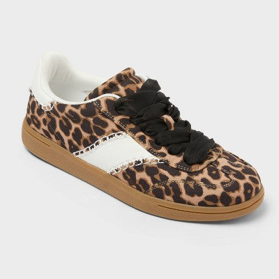 Womens Size 8.5 Spencer Fashion Sneakers with Memory Foam Insole  Universal Thread Dark Brown