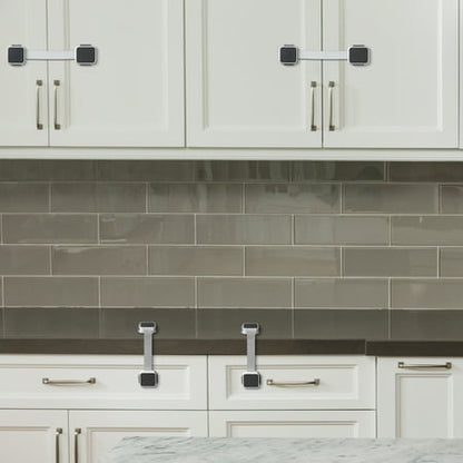 Munchkin XtraGuard Dual Action Multi-Use Safety Infant Latches, White, 2 Pack *Damaged Box*