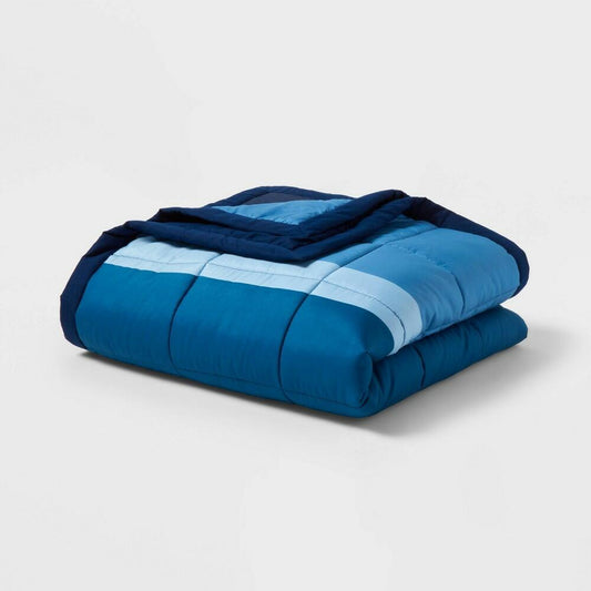 Twin/Twin XL Down Alternative Blanket Blue