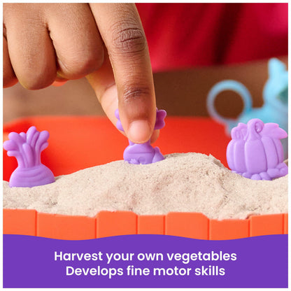 Kinetic Sand, Sandy Farm Set with 12oz Play Sand, 6 Tools & Molds