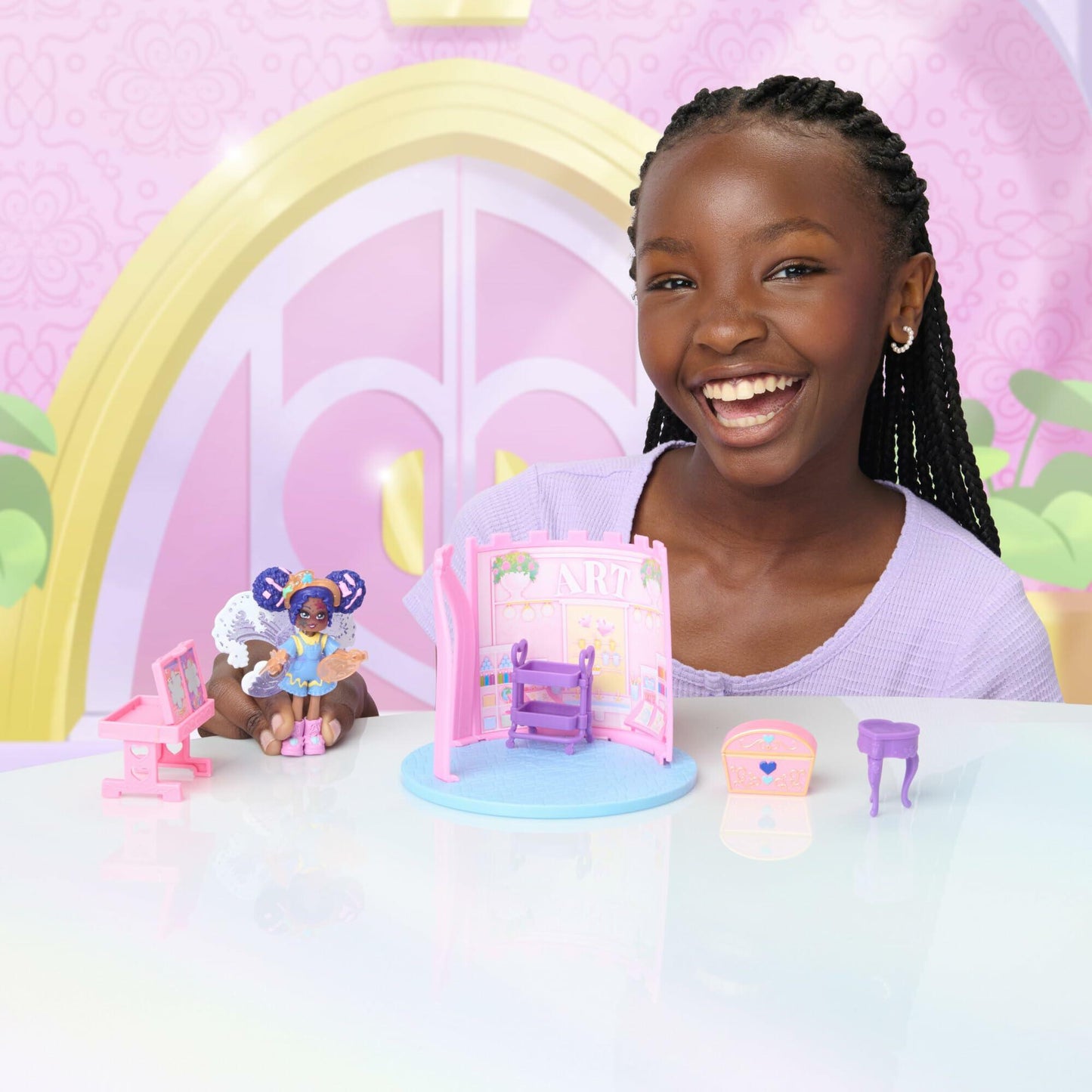 Royale High Art Class Playset with Virtual Item Code