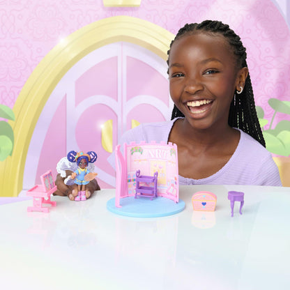 Royale High Art Class Playset with Virtual Item Code